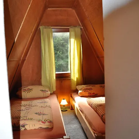 Finnhuette-mit Dem Gesang Der Voegel Erwachen